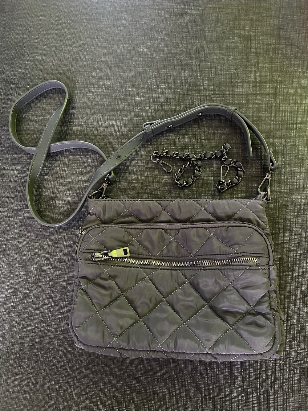 ❤️ 3/$18 Quilted Crossbody Bag in Gray - Lightweight Everyday Purse
